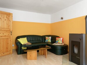 House | Living room - Forest Getaway in Berlin (Spreehagen)