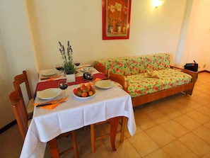 Apartment | Dining