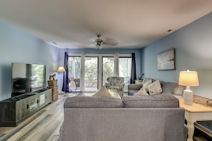 Smart TV - Sunset Rentals | Tennismaster 1103 | Dog Friendly (Hilton Head Island)