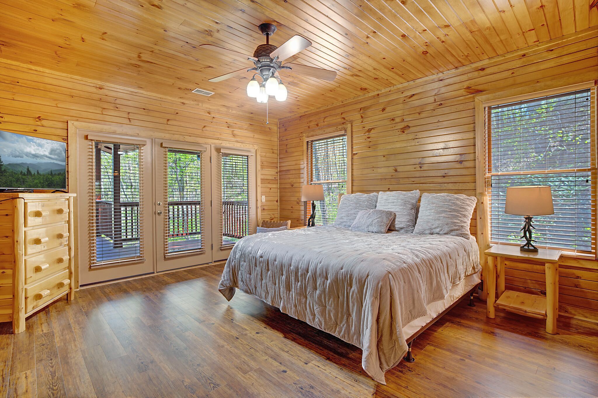 4 bedrooms, free WiFi, bed sheets