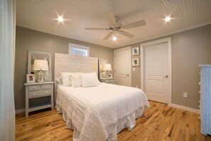 7 slaapkamers, pillowtop-bedden, een strijkplank/strijkijzer, wifi