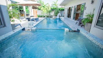 4-Bedroom Villa with Private Pool | In-room dining