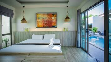 4-Bedroom Villa with Private Pool | In-room safe, individually decorated, desk, laptop workspace