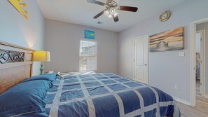 3 bedrooms, free WiFi - Beacon on the Beach: 3  BR, 2  BA House in Port Bolivar, Sleeps 10 (Port Bolivar)