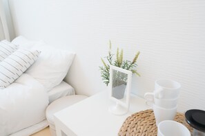 Individually decorated, individually furnished, free WiFi - Miyako Shinjuku Hotel (Tokyo)