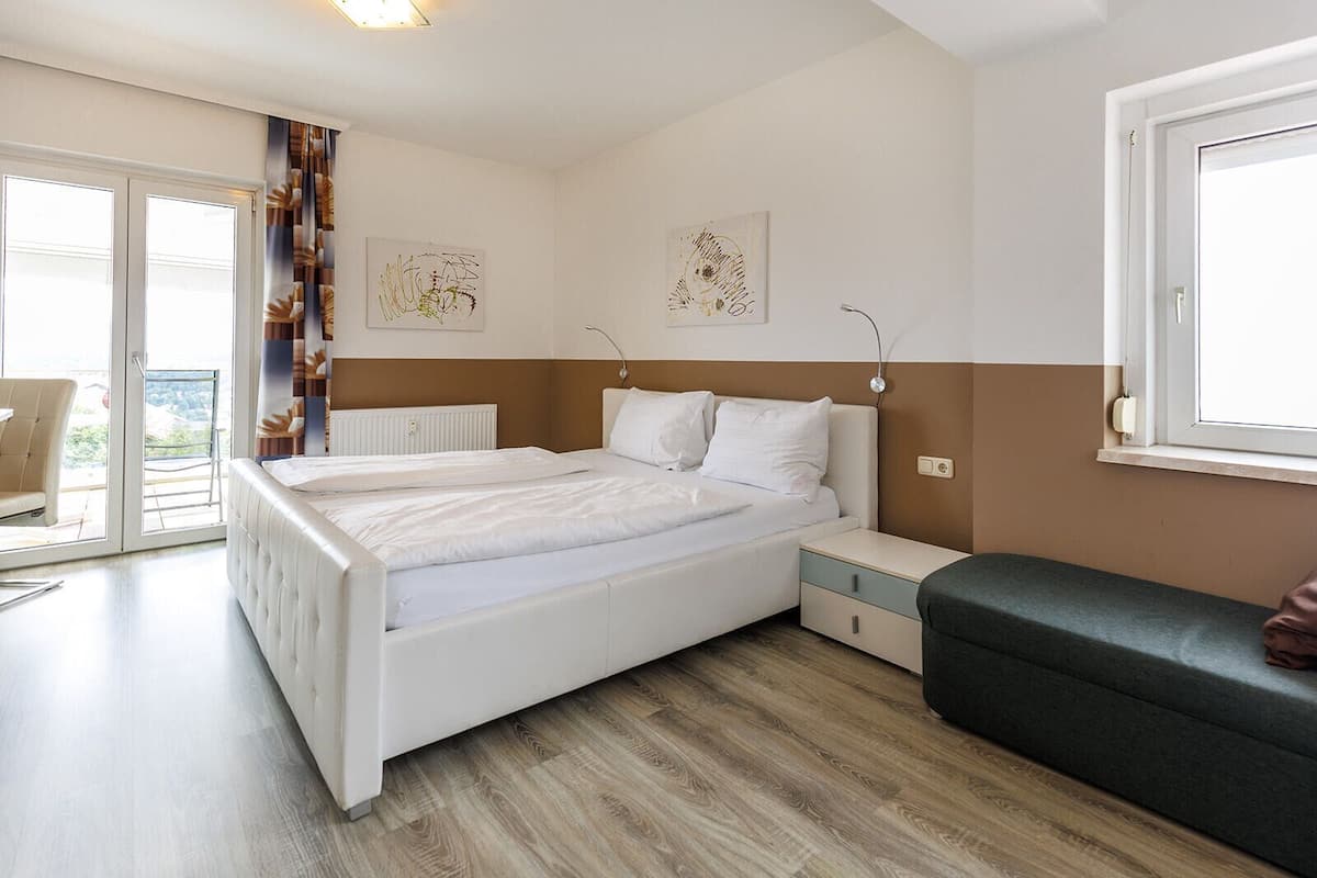 Double Room | 1 habitación, ropa de cama de alta calidad y decoración personalizada