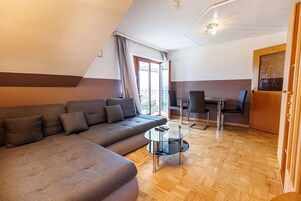 Apartment | 起居区 | 平板电视