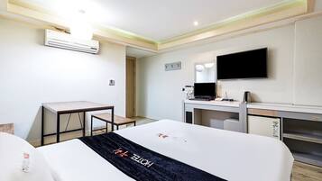 Premium Room - Korean Buffet | Lakens van Egyptisch katoen, luxe beddengoed, een bureau