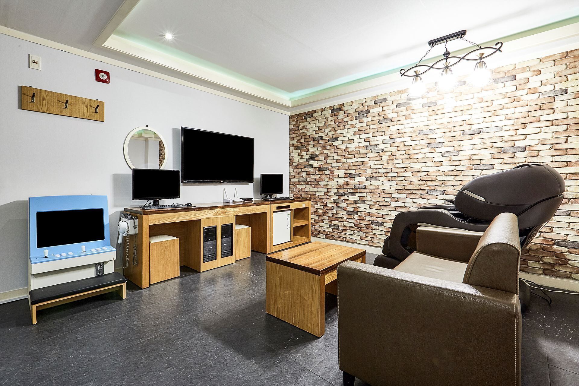 Luxury Room - Korean Buffet | 埃及棉床单、高档床上用品、办公桌、熨斗/熨衣板