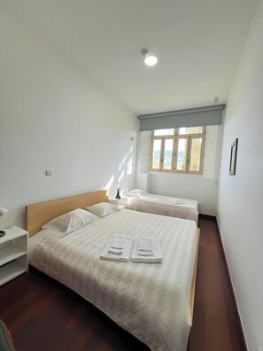 3 bedrooms, desk, iron/ironing board, travel cot - Casa da Cabração (Ponte de Lima)