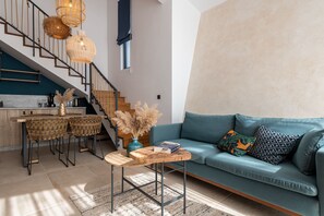 TV - Boutique villa in forest and near seaside (Burgas)