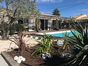Seasonal outdoor pool - Les Costebelles (Valensole)