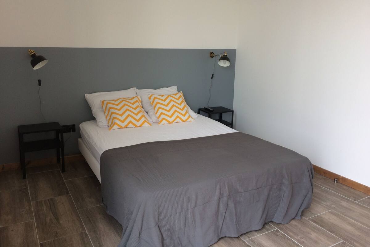 Comfort Double Room, 1 Bedroom, Non Smoking, Pool View (Grise) | Desk, soundproofing, iron/ironing board (on request), WiFi (free)