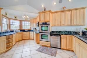 Fridge, microwave, oven, stovetop - 1069 - Seadation - Lakeview Corolla Escape w/ Pool & Hot Tub (Corolla)