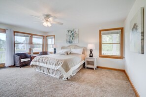 6 bedrooms, free WiFi, bed sheets
