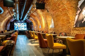 Dining - Hostal EL Pasaje (Madrid)