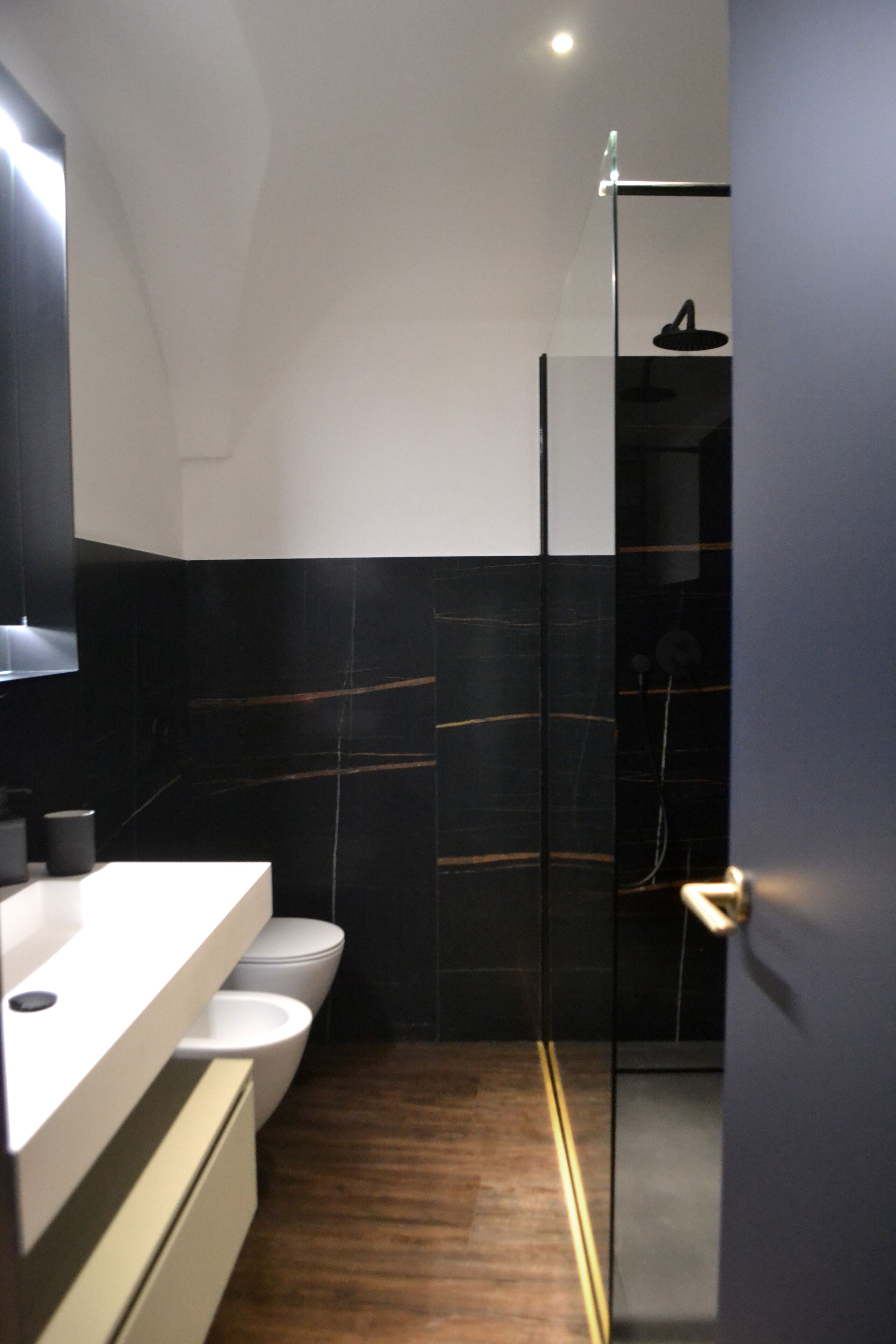 Design Apartment, 1 Bedroom | Bathroom | Shower, rainfall showerhead, free toiletries, hair dryer