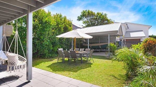Outdoor dining - Rangoon Sunrise @ Minnamurra (Minnamurra)