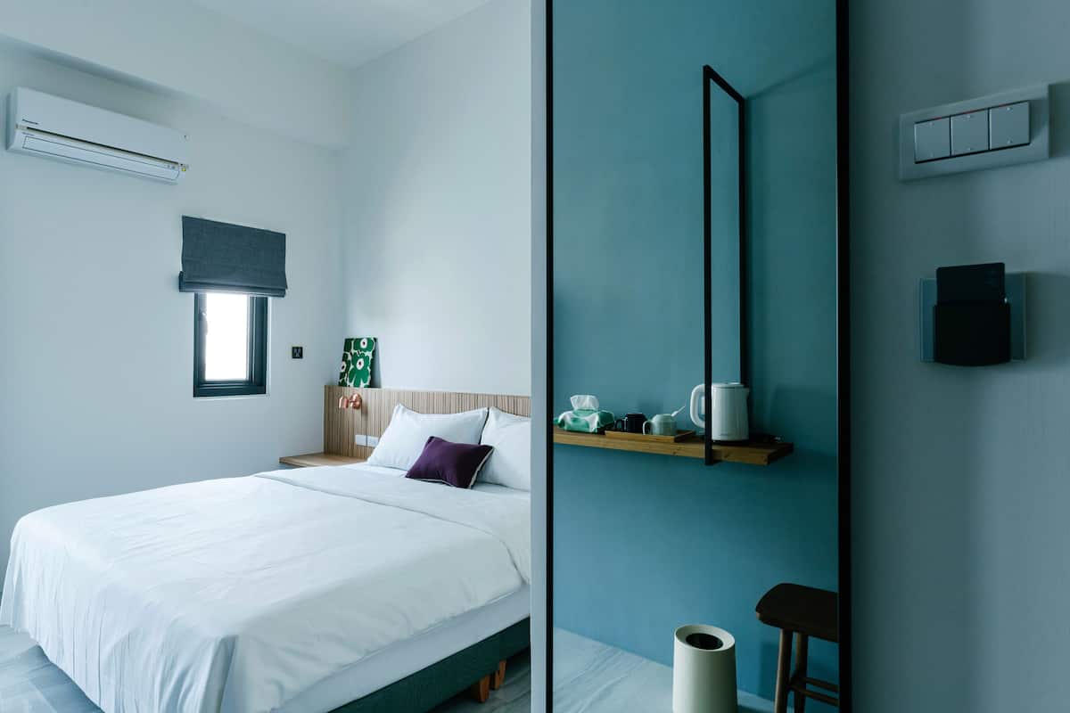 Habitación doble clásica | Muebles diferentes, cortinas blackout, wifi gratis y ropa de cama