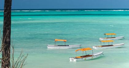 Shanuo Beach Bungalows