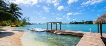 Kaiku: Gated Villa w/Private Pool, Heated Spa, Jet Ski Dock + Guesthouse