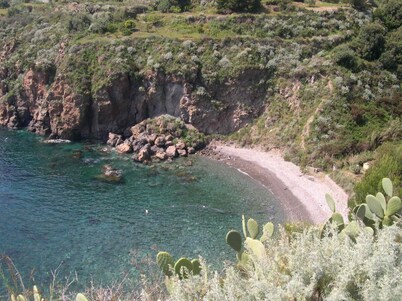 Traditional Eolian House "Luna"- Unique experience