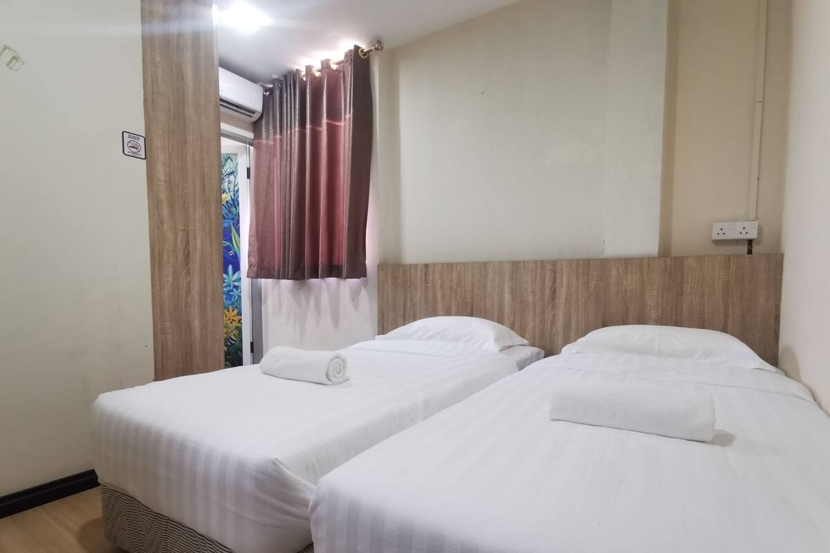 Basic Twin Room | Free WiFi