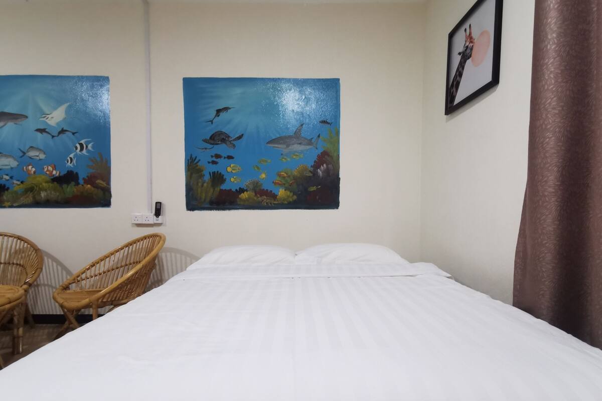 Family Room | Free WiFi