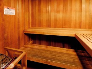 Sauna - Dog friendly beachfront condo with sunrise view (Gulf Shores)