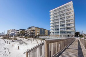 Exterior - Dog friendly beachfront condo with sunrise view (Gulf Shores)