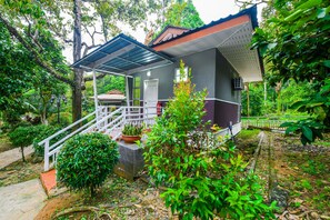 ด้านหน้าที่พัก