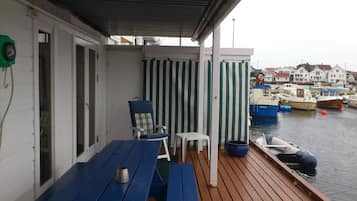 Basic Apartment | Balcony view