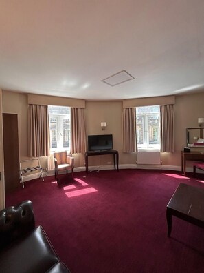 Living area - The Crown Hotel (Harrogate)
