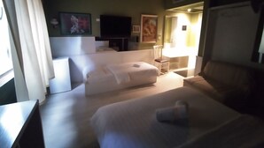 Hypo-allergenic bedding available, memory foam beds - Hotel Kastria (Tirana)