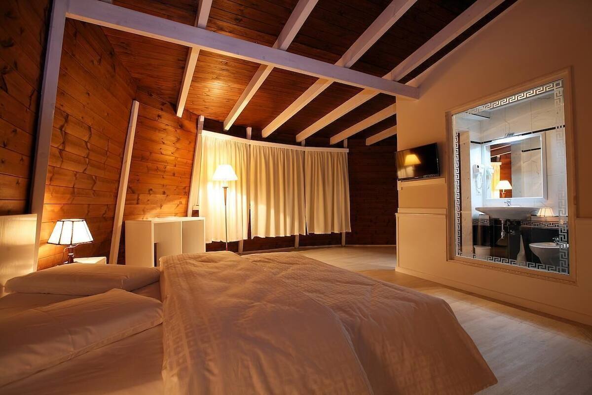 Suíte luxo, 1 cama King, para fumantes | Roupas de cama antialérgicas