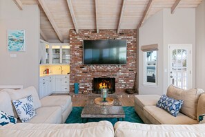 TV connectée, cheminée, Netflix, services de streaming