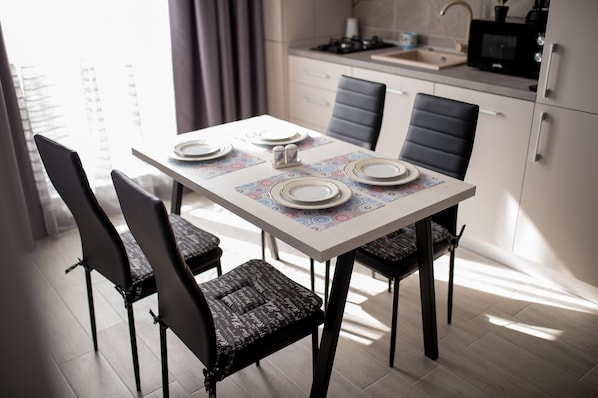 Studio Mamaia Alezzi | In-room dining - Mamaia Alezzi (Navodari)