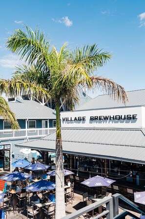 Restaurant - The Suites at Fishermen’s Village- 2 Bedroom Suites (Punta Gorda)