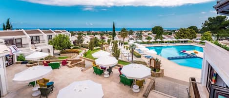 Açık yüzme havuzu