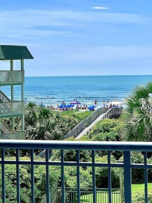 Property grounds - Beautiful Oceanfront 4BR Condo in the Heart of IOP with Pool. (Isle of Palms)