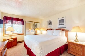 2 bedrooms, iron/ironing board, Internet, bed sheets