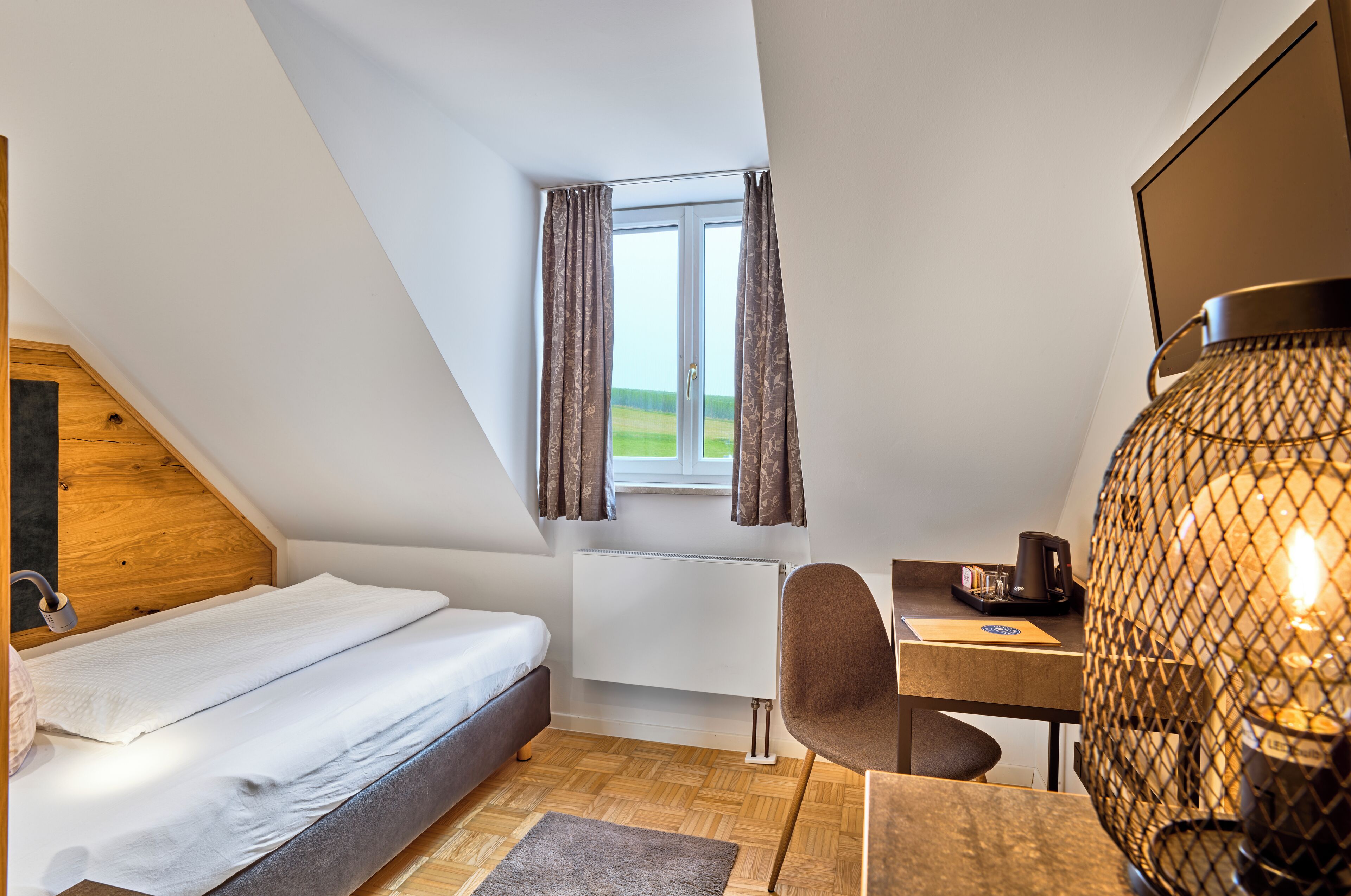 经济双人房（单人入住） | 办公桌、隔音、熨斗/熨板、免费 WiFi