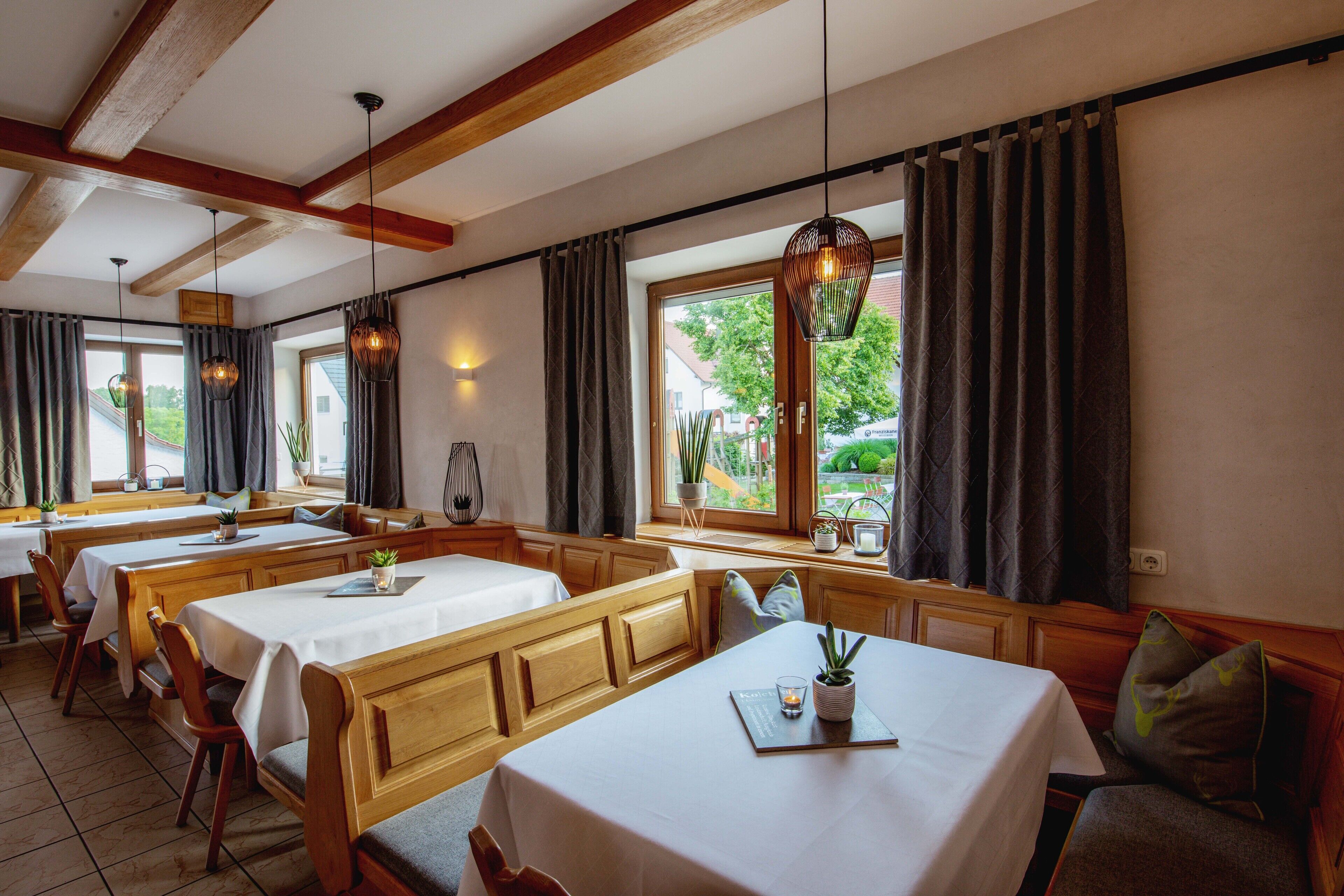 Breakfast and dinner served, German cuisine