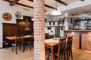 Breakfast and dinner served  - Gasthaus Ostermeier (Attenkirchen)