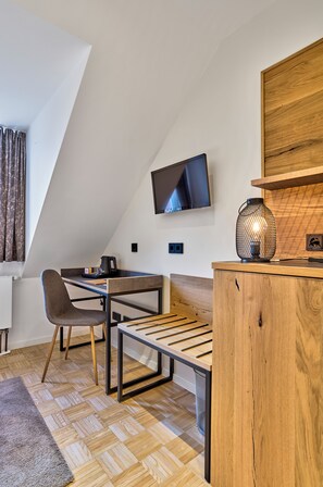 Chambre Double Économique pour 1 personne | Bureau, chambres insonorisées, fer et planche à repasser, Wi-Fi gratuit