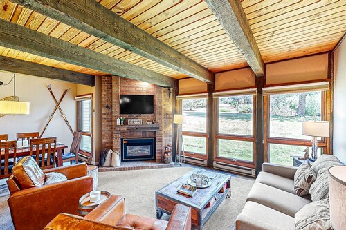 Ground-floor chalet near Steamboat Ski Resort with pool, hot tubs & washer/dryer