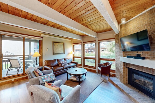 Televisio, takka, DVD-soitin