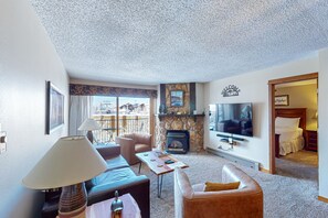 Fernseher, Kamin, DVD-Player, Stereoanlage