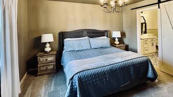 3 bedrooms, desk, iron/ironing board, free WiFi