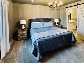 3 bedrooms, desk, iron/ironing board, free WiFi